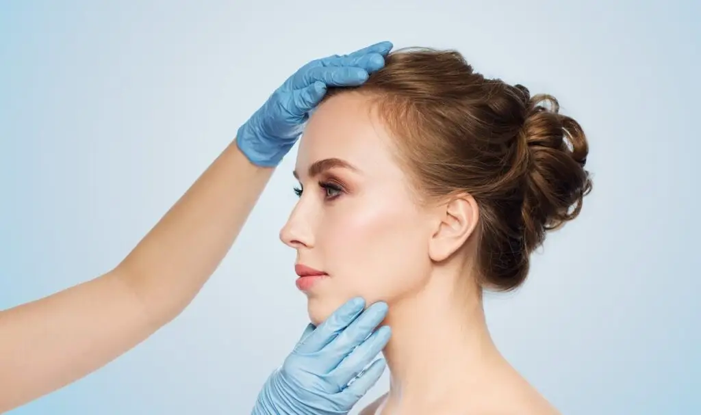 Nechirurginė rinoplastika – greita nosies forma be operacijos