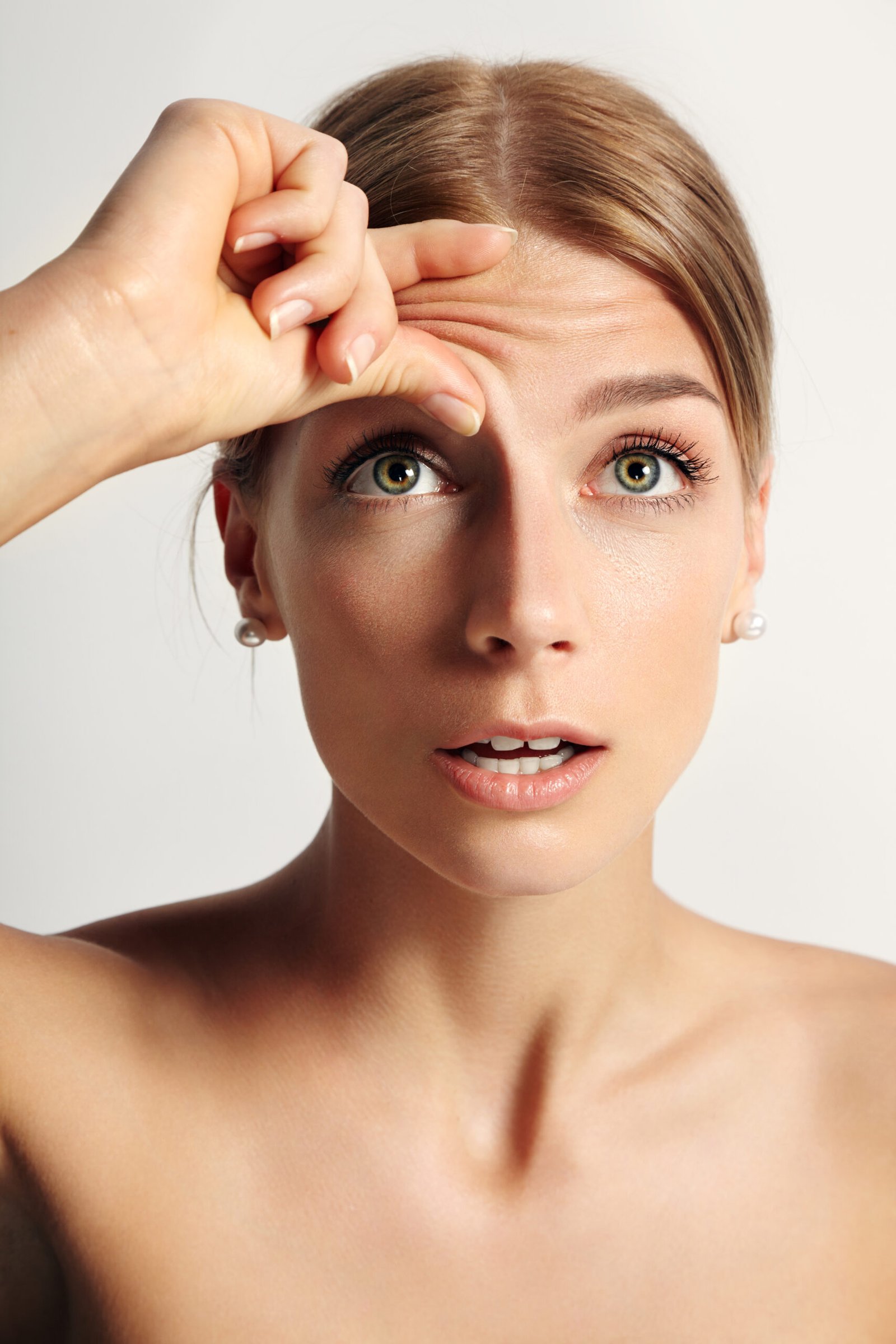 Profesionaliai atliekama kaktos pakėlimo operacija (Forehead Lift) „Cayra Clinic“ Turkijoje