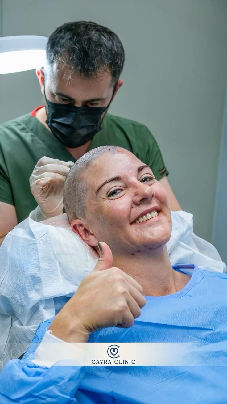 Įperkamas ir profesionalus moterų plaukų persodinimas (Hair Transplant for Women) „Cayra Clinic“ Turkijoje