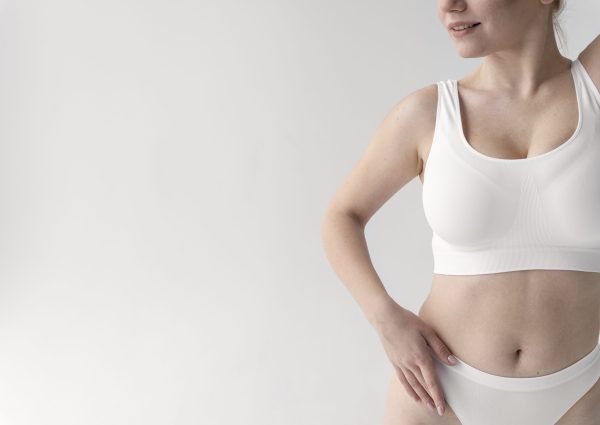 Estetinė ir rekonstrukcinė chirurgija su VASER liposakcija ir prieinama pilvo plastika kaina Antalijoje
